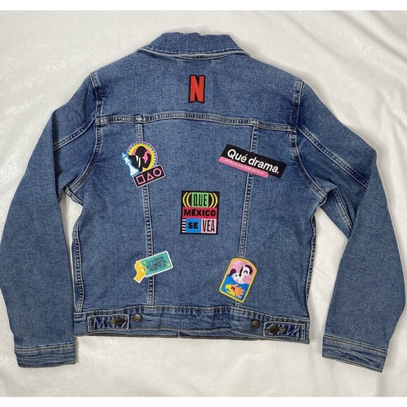 Levi's Premium Wmns M Denim Original Trucker Jacket Big E Tag w Netflix Patches - Picture 5 of 11